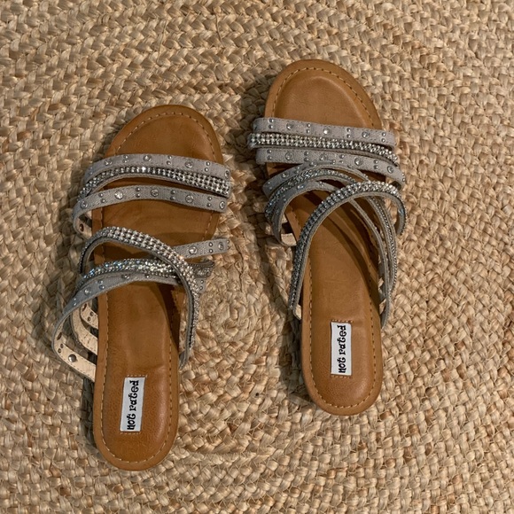 Not rated sandals size 9 - Picture 1 of 3